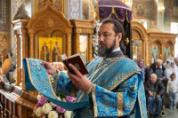 43-В воскресный день, отмеченный празднованием в честь Иверской иконы Божией Матери, архиепископ Усть-Каменогорский и Семипалатинский Амфилохий сослужил митрополиту Александру за Литургией в Иверско-Серафимовском монастыре Алматы