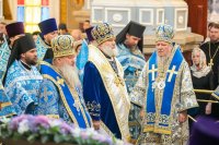 7-В праздник Феодоровской иконы Божией Матери архиепископ Усть-Каменогорский и Семипалатинский Амфилохий сослужил митрополиту Александру за Литургией в главном храме Алма-Аты