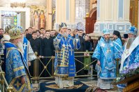 9-В праздник Феодоровской иконы Божией Матери архиепископ Усть-Каменогорский и Семипалатинский Амфилохий сослужил митрополиту Александру за Литургией в главном храме Алма-Аты