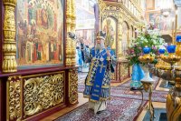 11-В праздник Феодоровской иконы Божией Матери архиепископ Усть-Каменогорский и Семипалатинский Амфилохий сослужил митрополиту Александру за Литургией в главном храме Алма-Аты