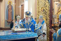 14-В праздник Феодоровской иконы Божией Матери архиепископ Усть-Каменогорский и Семипалатинский Амфилохий сослужил митрополиту Александру за Литургией в главном храме Алма-Аты