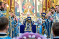 18-В праздник Феодоровской иконы Божией Матери архиепископ Усть-Каменогорский и Семипалатинский Амфилохий сослужил митрополиту Александру за Литургией в главном храме Алма-Аты