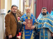 27-В праздник Феодоровской иконы Божией Матери архиепископ Усть-Каменогорский и Семипалатинский Амфилохий сослужил митрополиту Александру за Литургией в главном храме Алма-Аты