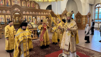 2-Архиепископ Амфилохий возглавил служение Божественной Литургии в главном храме Восточного Казахстана