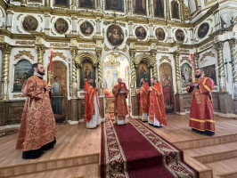 В Неделю о расслабленном архиепископ Амфилохий возглавил служение Божественной Литургии в Воскресенском кафедральном соборе города Семипалатинска