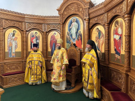 Божественная Литургия в Неделю святых отец в главном храме Восточного Казахстана