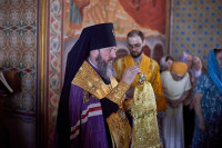7-Архиепископ Усть-Каменогорский и Семипалатинский Амфилохий сослужил митрополиту Томскому и Асиновскому Ростиславу за торжественным Всенощным бдением по случаю года 100-летия преставления святителя Макария в Богоявленском соборе города Томска