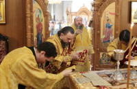 34-Архиепископ Амфилохий возглавил служение Божественной Литургии в Андреевском кафедральном соборе города Усть-Каменогорска 