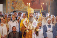 6-Семь архиереев Русской Православной Церкви совершили Литургию в Томске в честь празднования года 100-летия блаженной кончины святителя Макария (Невского)