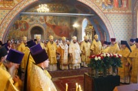 7-Семь архиереев Русской Православной Церкви совершили Литургию в Томске в честь празднования года 100-летия блаженной кончины святителя Макария (Невского)