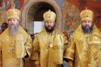 53-Семь архиереев Русской Православной Церкви совершили Литургию в Томске в честь празднования года 100-летия блаженной кончины святителя Макария (Невского)