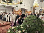 3-Архиепископ Амфилохий совершил Великую вечерню в день Рождества Христова