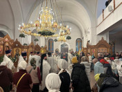 9-Архиепископ Амфилохий совершил Великую вечерню в день Рождества Христова