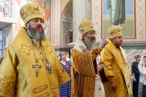 Архиепископ Усть-Каменогорский и Семипалатинский Амфилохий сослужил митрополиту Томскому и Асиновскому Ростиславу за Божественной Литургией в Петропавловском соборе г.Томска