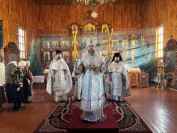 6-В день Собора Пресвятой Богородицы архиепископ Амфилохий совершил Божественную Литургию в храме в честь Покрова Божией Матери города Усть-Каменогорска