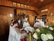 23-В день Собора Пресвятой Богородицы архиепископ Амфилохий совершил Божественную Литургию в храме в честь Покрова Божией Матери города Усть-Каменогорска