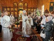 37-В день Собора Пресвятой Богородицы архиепископ Амфилохий совершил Божественную Литургию в храме в честь Покрова Божией Матери города Усть-Каменогорска