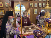 13-Архиепископ Амфилохий совершил Божественную Литургию в день воспоминания Тайной Вечери