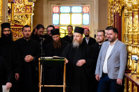 14-Архиепископ Усть-Каменогорский и Семипалатинский Амфилохий сослужил митрополиту Александру за Литургией в Вознесенском соборе Алма-Аты