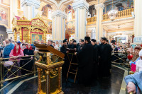 18-Архиепископ Усть-Каменогорский и Семипалатинский Амфилохий сослужил митрополиту Александру за Литургией в Вознесенском соборе Алма-Аты