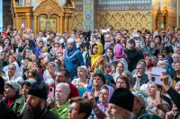 8-Управляющий Усть-Каменогорской и Семипалатинской епархии посетил в Алма-Ате пасхальный концерт византийского хора со святой Горы Афон