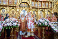 5-Архиепископ Усть-Каменогорский и Семипалатинский Амфилохий принял участие в духовных торжествах по случаю 80-летия возвращения Никольского собора Алма-Аты Православной Церкви