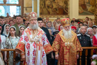 12-Архиепископ Усть-Каменогорский и Семипалатинский Амфилохий принял участие в духовных торжествах по случаю 80-летия возвращения Никольского собора Алма-Аты Православной Церкви