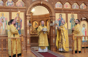 В день памяти апостолов Петра и Павла архиепископ Амфилохий возглавил служение Божественной Литургии в Андреевском кафедральном соборе города Усть-Каменогорска 