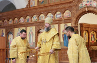 10-В день памяти апостолов Петра и Павла архиепископ Амфилохий возглавил служение Божественной Литургии в Андреевском кафедральном соборе города Усть-Каменогорска 