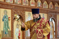 13-В день памяти апостолов Петра и Павла архиепископ Амфилохий возглавил служение Божественной Литургии в Андреевском кафедральном соборе города Усть-Каменогорска 