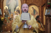 18-В день памяти апостолов Петра и Павла архиепископ Амфилохий возглавил служение Божественной Литургии в Андреевском кафедральном соборе города Усть-Каменогорска 