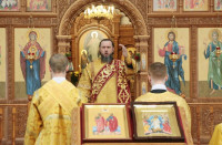22-В день памяти апостолов Петра и Павла архиепископ Амфилохий возглавил служение Божественной Литургии в Андреевском кафедральном соборе города Усть-Каменогорска 