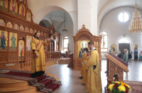 27-В день памяти апостолов Петра и Павла архиепископ Амфилохий возглавил служение Божественной Литургии в Андреевском кафедральном соборе города Усть-Каменогорска 