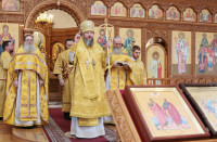 35-В день памяти апостолов Петра и Павла архиепископ Амфилохий возглавил служение Божественной Литургии в Андреевском кафедральном соборе города Усть-Каменогорска 
