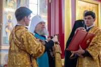 58-В день памяти благоверного князя Александра Невского и преподобного Александра Свирского архиепископ Усть-Каменогорский и Семипалатинский Амфилохий сослужил митрополиту Александру за Литургией в Александро-Невском соборе Алма-Аты