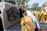 64-В день памяти благоверного князя Александра Невского и преподобного Александра Свирского архиепископ Усть-Каменогорский и Семипалатинский Амфилохий сослужил митрополиту Александру за Литургией в Александро-Невском соборе Алма-Аты