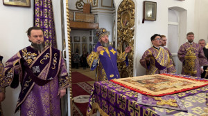 Архиепископ Амфилохий совершил Божественную Литургию Преждеосвященных Даров в Воскресенском кафедральном соборе города Семипалатинска 