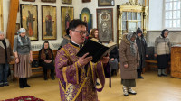 4-Архиепископ Амфилохий совершил Божественную Литургию Преждеосвященных Даров в Воскресенском кафедральном соборе города Семипалатинска 