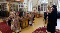 12-Архиепископ Амфилохий совершил Божественную Литургию Преждеосвященных Даров в Воскресенском кафедральном соборе города Семипалатинска 