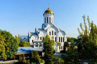 1-В воскресный день архиепископ Усть-Каменогорский и Семипалатинский Амфилохий сослужил митрополиту Александру за Литургией в храме Христа Спасителя города Алма-Аты