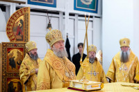 37-В воскресный день архиепископ Усть-Каменогорский и Семипалатинский Амфилохий сослужил митрополиту Александру за Литургией в храме Христа Спасителя города Алма-Аты