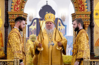 47-В воскресный день архиепископ Усть-Каменогорский и Семипалатинский Амфилохий сослужил митрополиту Александру за Литургией в храме Христа Спасителя города Алма-Аты