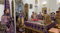 12-Архиепископ Амфилохий возглавил служение Всенощного бдения накануне третьего воскресения Великого поста