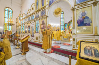 12-В первое воскресенье Успенского поста архиепископ Усть-Каменогорский и Семипалатинский Амфилохий сослужил митрополиту Александру за Божественной Литургией в Благовещенском кафедральном соборе Павлодара