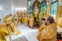 15-В первое воскресенье Успенского поста архиепископ Усть-Каменогорский и Семипалатинский Амфилохий сослужил митрополиту Александру за Божественной Литургией в Благовещенском кафедральном соборе Павлодара