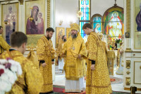 18-В первое воскресенье Успенского поста архиепископ Усть-Каменогорский и Семипалатинский Амфилохий сослужил митрополиту Александру за Божественной Литургией в Благовещенском кафедральном соборе Павлодара