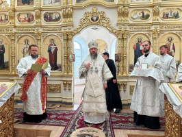 Божественная Литургия в Знаменско-Абалацком Петро-Павловском женском монастыре города Семипалатинска