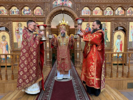 В Неделю о слепом архиепископ Амфилохий совершил Божественную Литургию в главном храме епархии 