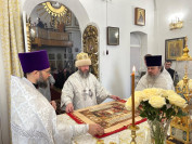 16-Архиепископ Амфилохий возглавил Божественную Литургию в навечерие Крещения Господня в Воскресенском кафедральном соборе города Семипалатинска 
