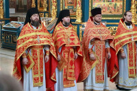 11-В завершение Светлой седмицы управляющий Усть-Каменогорской и Семипалатинской епархии сослужил митрополиту Александру за Литургией в Успенском соборе Астаны